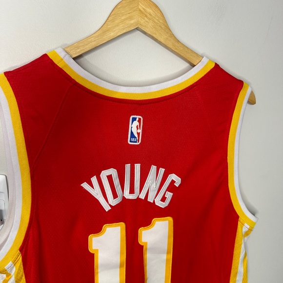 Nike NBA Atlanta Hawks Trae Young Icon Swingman Jersey Size 50 - Picture 8 of 11